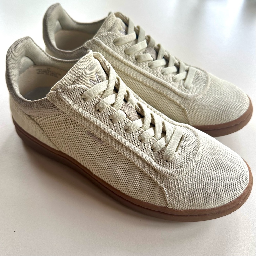VIVAIA V Prime Round-Toe Knit Sneakers — Neutral White, Size 37 (US 6.5)